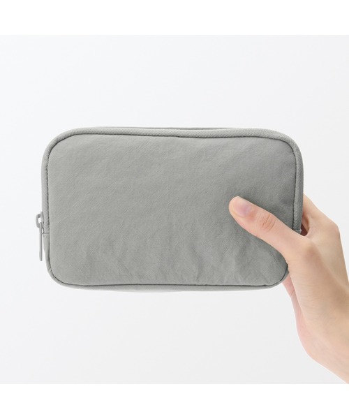 無印良品(ムジルシリョウヒン)の「リンクルナイロン 大きく開くポーチ L 約18×11.5×7cm(ポーチ・レディース・ダークグレー/ピンク/グレー・FREE)」の8枚目の写真
