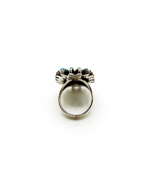 Indian Jewelry（インディアンジュエリー）の「オーバルフラワーモチーフターコイズコーラルコンビシルバーリング  Made in USA（リング・レディース・シルバー・#9/#12）」の4枚目の写真