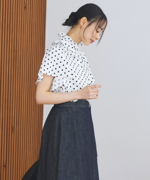 RUIRUE BOUTIQUE(ルイルエブティック)の「洗える | 選べる素材 ( シアー 無地 / ドット ) フリル スタンドカラー ブラウス | レディース オフィスカジュアル 通勤 半袖 おしゃれ きれいめ トップス シャツ(シャツ/ブラウス・レディース・ダークグレー/ホワイト系その他/グレー/ブラック系その他/ブラック/ピンク系その他・M/L)」の11枚目の写真