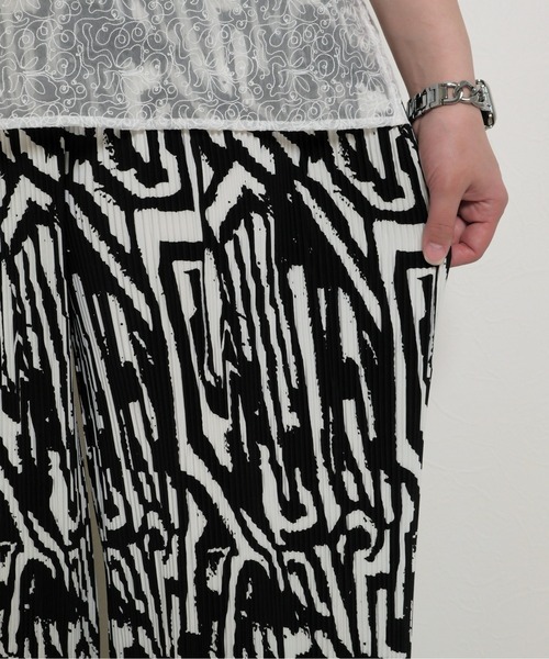 ジオメトリック 総柄 プリーツパンツ Palm Riche│Eimee Law & LHELBIE