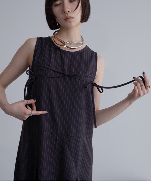 VACANCY(ヴァカンシー)の「アシンメトリータックサイドリボンワンピース(ワンピース・レディース・ブラック/ブラウン/グレー・MEDIUM/LARGE)」の13枚目の写真
