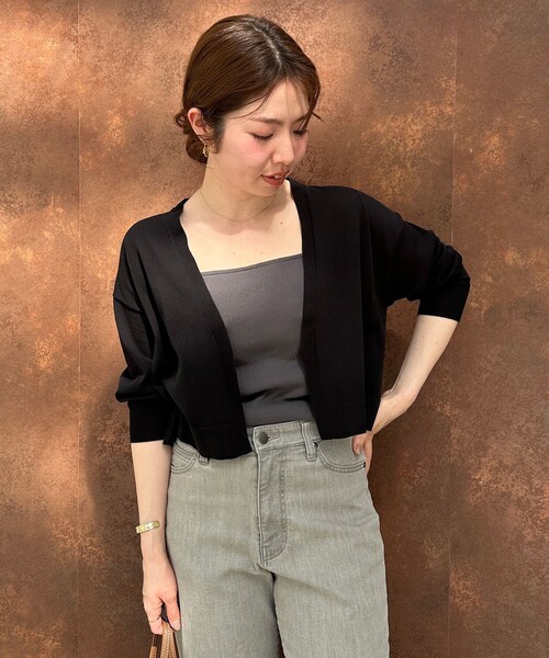 UNFILO(アンフィーロ)の「イージー ショート カーディガン(カーディガン/ボレロ・レディース・ブラック系/ライトグレー系/ネイビー系/ダークブラウン系/ホワイト系・SMALL/MEDIUM)」の16枚目の写真