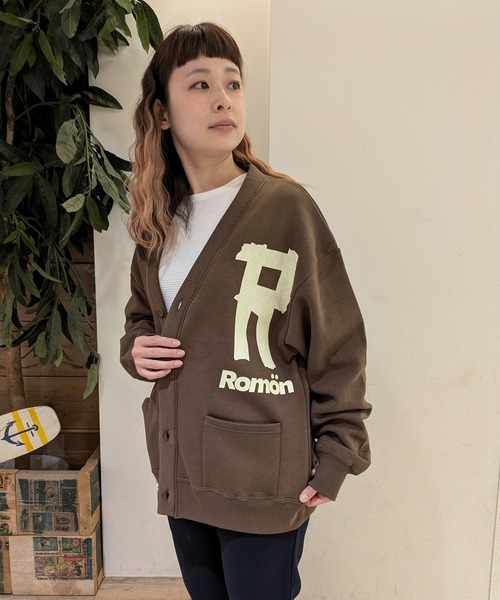 Romon（ロマン）の「Romon Loose Fit Sweat Cardigan（カーディガン/ボレロ・レディース・ダークブラウン/ブラック・L/M/XL）」の10枚目の写真
