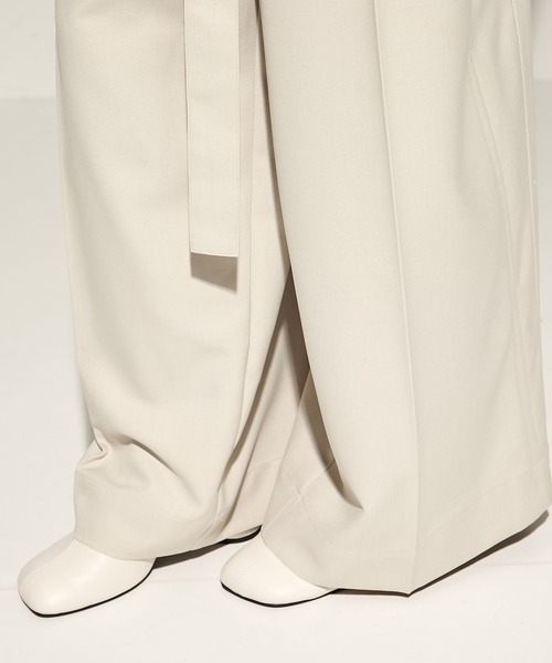STUDIOUS(ステュディオス)の「【STUDIOUS/ステュディオス】Leather Belted Flare Trousers/レザーベルテッドフレアトラウザー(その他パンツ・レディース・ライトベージュ/ブラウン/ブラック・1/2)」の17枚目の写真