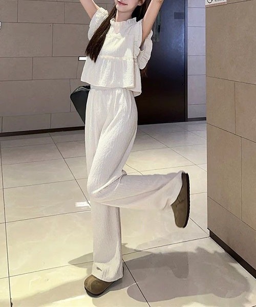 gossip!ロサンゼルス(ゴシップロサンゼルス)の「Y2K 楊柳風 フリルトップス パンツ 2点セット(その他トップス・レディース・ピンク/ブラック/オフホワイト・S/M)」の4枚目の写真