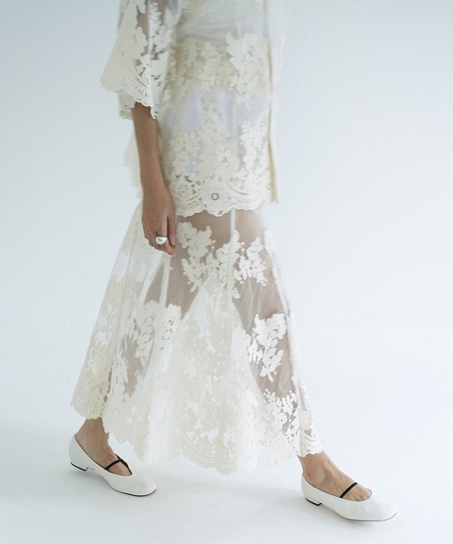 CLANE(クラネ)の「SHEER FLOWER LACE SKIRT(スカート・レディース・その他/アイボリー・1/0/2)」の2枚目の写真