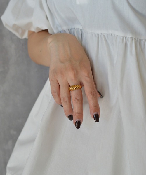 BROTHERHOOD(ブラザーフッド)の「【earyear】Ripple Band design peti Volume Ring(リング・レディース・シルバー/ゴールド・SMALL/MEDIUM/LARGE)」の11枚目の写真