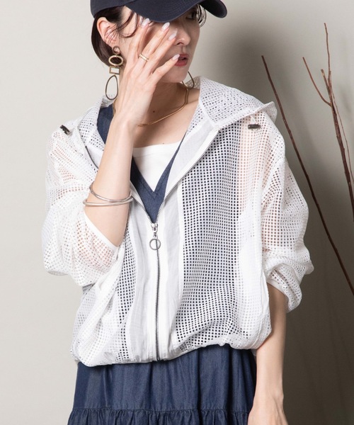 lodie(ロディ)の「メッシュ ジップパーカブルソン(パーカー・レディース・ブラック/グレー/ベージュ/アイボリー・FREE)」の17枚目の写真