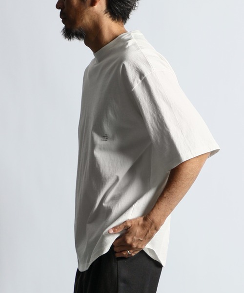 The DUFFER of ST.GEORGE（ザダファーオブセントジョージ）の「8oz HEAVY WEIGHT OVER SIZE TEE：8オンス ヘビーウェイト オーバーサイズ ビッグシルエット Tシャツ（Tシャツ/カットソー・メンズ・スミクロ/オフホワイト/グレー/コーラル/グレイッシュベージュ・XX-LARGE/X-LARGE/LARGE/MEDIUM/SMALL）」の16枚目の写真