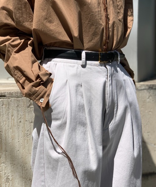 Toironier(トワロニエ)の「Toironier/トワロニエ/2Tuck CHINO Pants(チノパンツ・メンズ・グレー/ベージュ/ブラック・1/2)」の12枚目の写真