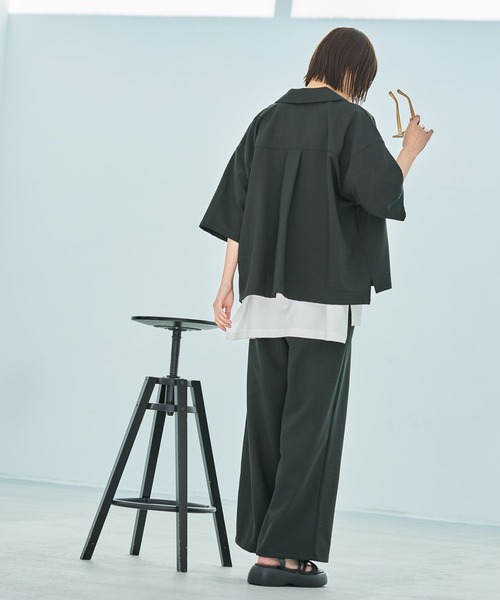 LAKOLE(ラコレ)の「【セットアップ対応/多機能ウェア】サップVTG開襟シャツ / 452732(シャツ/ブラウス・レディース・スミクロ/チャコールグレー/ライトベージュ・FREE)」の6枚目の写真