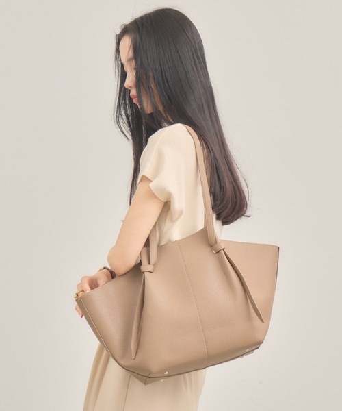 NEUNA（ヌナ）の「【ポーチ付き！】ノットフェイクレザーバッグ（トートバッグ・レディース・モカ/ブラック/アイボリー・FREE）」の5枚目の写真