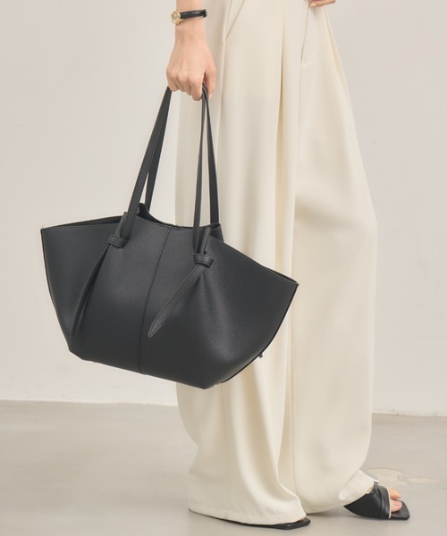 NEUNA（ヌナ）の「【ポーチ付き！】ノットフェイクレザーバッグ（トートバッグ・レディース・モカ/ブラック/アイボリー・FREE）」の13枚目の写真