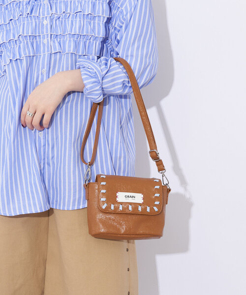 GRAIN(グレイン)の「【GRAIN/グレイン】ヴィンテージステッチミニショルダーバッグ(ショルダーバッグ・レディース・ブラウン/ネイビー/レッド/ブラック/ピンク/ホワイト/カーキ・FREE)」の15枚目の写真