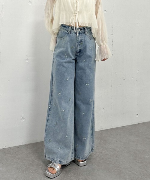 archives（アルシーヴ）の「花柄刺繍ワイドデニム（デニムパンツ・レディース・ブラック/ブルー・SMALL/MEDIUM）」の6枚目の写真