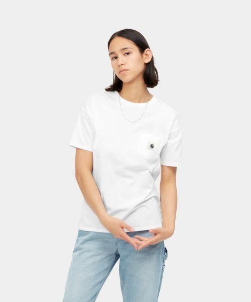 Carhartt WIP(カーハートダブリューアイピー)の「Carhartt WIP W' S/S POCKET T-SHIRT(カーハートワークインプログレス ウィメンズ ショートスリーブ ポケット Tシャツ)(Tシャツ/カットソー・レディース・ホワイト/グリーン系/ブラック・X-SMALL/SMALL/MEDIUM)」の2枚目の写真