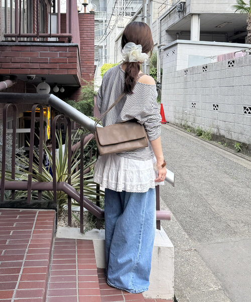 DISCOAT（ディスコート）の「フラップベルトショルダーバッグ（ショルダーバッグ・レディース・ブラウン/ベージュ/ブラック・FREE）」の4枚目の写真