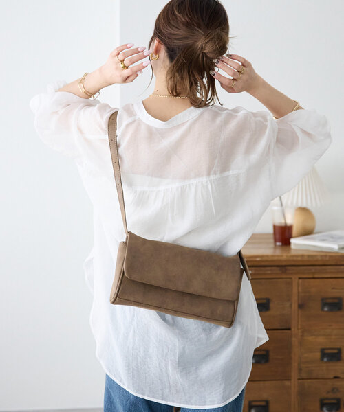 DISCOAT（ディスコート）の「フラップベルトショルダーバッグ（ショルダーバッグ・レディース・ブラウン/ベージュ/ブラック・FREE）」の7枚目の写真