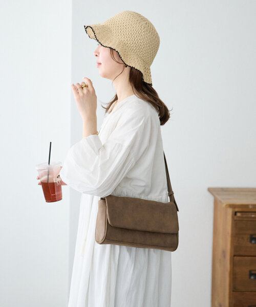 DISCOAT（ディスコート）の「フラップベルトショルダーバッグ（ショルダーバッグ・レディース・ブラウン/ベージュ/ブラック・FREE）」の10枚目の写真