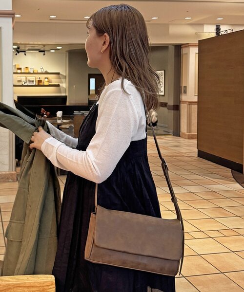 DISCOAT（ディスコート）の「フラップベルトショルダーバッグ（ショルダーバッグ・レディース・ブラウン/ベージュ/ブラック・FREE）」の15枚目の写真