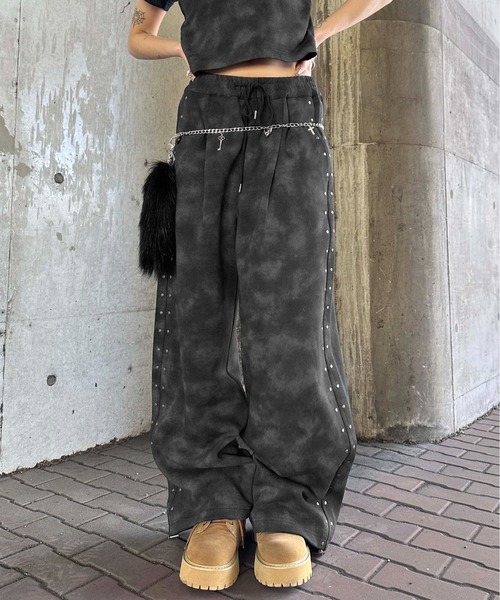 ダート加工スタッズスウェットパンツ（スウェットパンツ