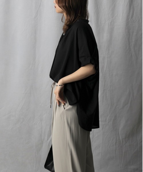 Right-on（ライトオン）の「【HONEYSUCKLE ROSE】リネン混スキッパーブラウス（シャツ/ブラウス・レディース・グリーン/オレンジ/ブラック・M/L）」の7枚目の写真