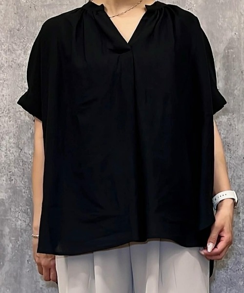 Right-on（ライトオン）の「【HONEYSUCKLE ROSE】リネン混スキッパーブラウス（シャツ/ブラウス・レディース・グリーン/オレンジ/ブラック・M/L）」の12枚目の写真