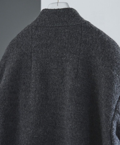 anuke（アンヌーク）の「anuke Collarless Cocoon Coat カラーレス