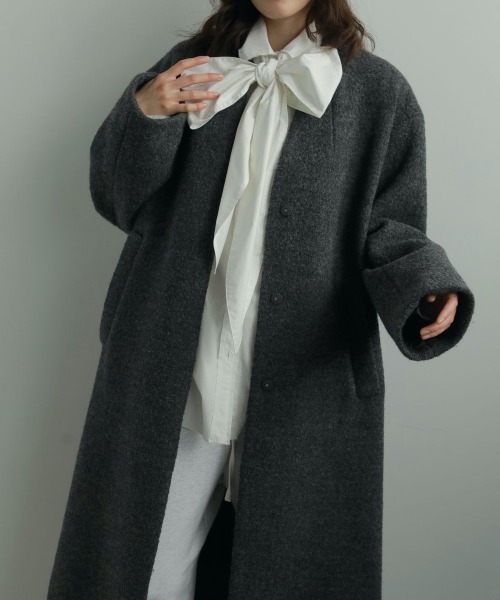 anuke（アンヌーク）の「anuke Collarless Cocoon Coat カラーレス