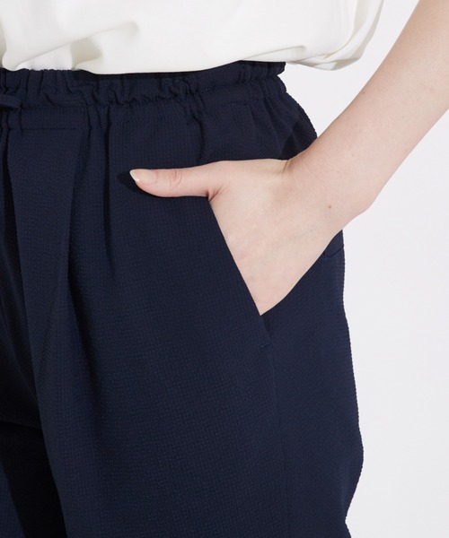 qualite(カリテ)の「シアサッカーテーパードパンツ(その他パンツ・レディース・ベージュ/ネイビー・36/38)」の8枚目の写真