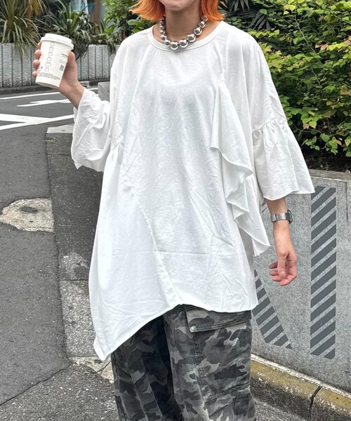 etsinta(エシンタ)の「etsintaリメイクフリルオーバーTEE(Tシャツ/カットソー・レディース・ホワイト/チャコールグレー/レッド/ピンク・ONE SIZE)」の8枚目の写真