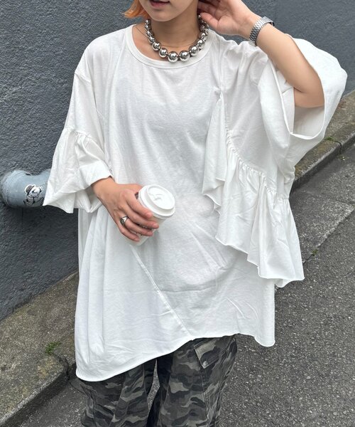 etsinta(エシンタ)の「etsintaリメイクフリルオーバーTEE(Tシャツ/カットソー・レディース・ホワイト/チャコールグレー/レッド/ピンク・ONE SIZE)」の9枚目の写真