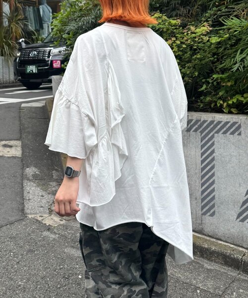 etsinta(エシンタ)の「etsintaリメイクフリルオーバーTEE(Tシャツ/カットソー・レディース・ホワイト/チャコールグレー/レッド/ピンク・ONE SIZE)」の11枚目の写真