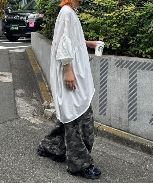 etsinta(エシンタ)の「etsintaリメイクフリルオーバーTEE(Tシャツ/カットソー・レディース・ホワイト/チャコールグレー/レッド/ピンク・ONE SIZE)」の14枚目の写真