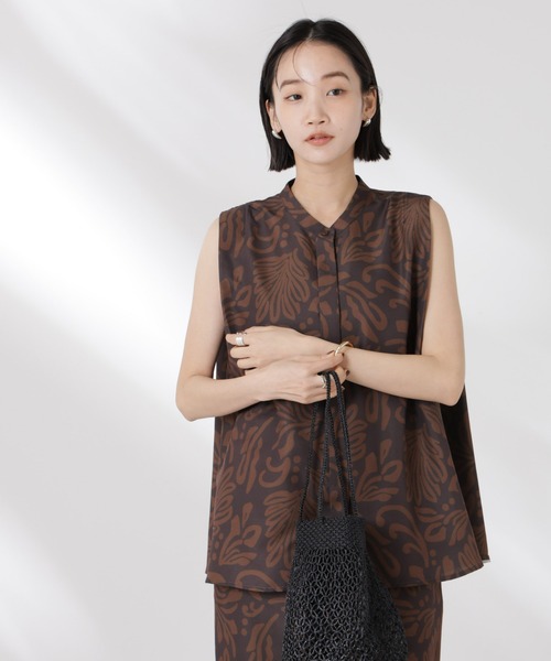 NANO universe（ナノユニバース）の「ボタニカルプリントノースリーブフレアブラウス(セットアップ可)（シャツ/ブラウス・レディース・ブラック/ブラウン/ベージュ・FREE）」の18枚目の写真