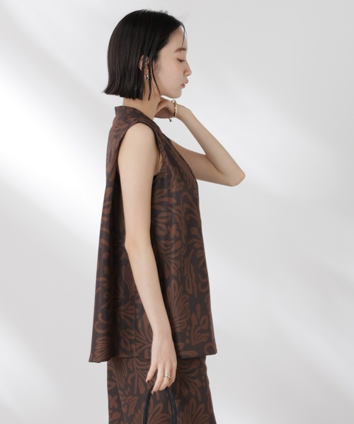 NANO universe（ナノユニバース）の「ボタニカルプリントノースリーブフレアブラウス(セットアップ可)（シャツ/ブラウス・レディース・ブラック/ブラウン/ベージュ・FREE）」の19枚目の写真