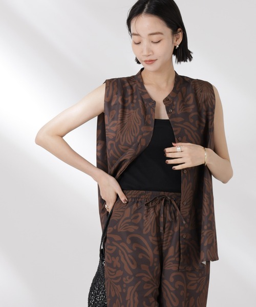 NANO universe（ナノユニバース）の「ボタニカルプリントノースリーブフレアブラウス(セットアップ可)（シャツ/ブラウス・レディース・ブラック/ブラウン/ベージュ・FREE）」の21枚目の写真