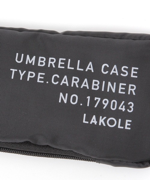 LAKOLE（ラコレ）の「カラビナ付き折り畳み傘ケース / 451936（折りたたみ傘・レディース・グレー/ブラック・FREE）」の6枚目の写真