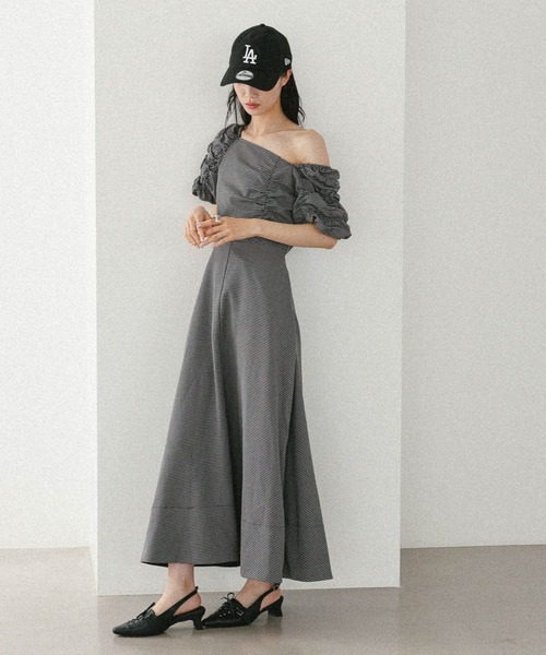 Heather（ヘザー）の「アシメカットアウトワンピース（半袖） 575258（ワンピース・レディース・オフホワイト/ブラック系その他・S/M）」の6枚目の写真