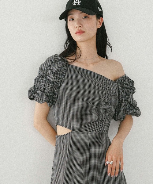 Heather（ヘザー）の「アシメカットアウトワンピース（半袖） 575258（ワンピース・レディース・オフホワイト/ブラック系その他・S/M）」の7枚目の写真