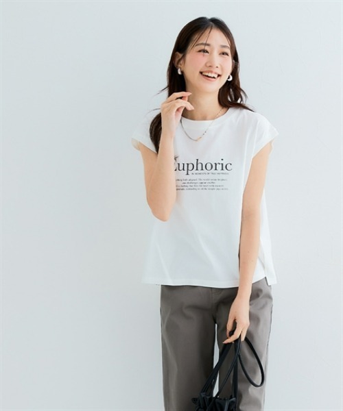 Petitjo（プッチージョ）の「小さいサイズ　【接触冷感・UVカット】フロントロゴフレンチスリーブTシャツ　低身長さん・小柄女性（Tシャツ/カットソー・レディース・ベージュ/ホワイト・PS/PM/PL/PSS）」の4枚目の写真