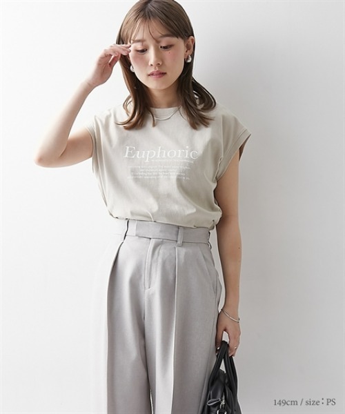 Petitjo（プッチージョ）の「小さいサイズ　【接触冷感・UVカット】フロントロゴフレンチスリーブTシャツ　低身長さん・小柄女性（Tシャツ/カットソー・レディース・ベージュ/ホワイト・PS/PM/PL/PSS）」の6枚目の写真