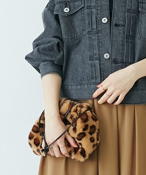 le.coeur blanc(ルクールブラン)の「《WEB限定アイテム》エコファー巾着BAG(ショルダーバッグ・レディース・ベージュ/ベージュ系その他2/グレー・FREE)」の15枚目の写真