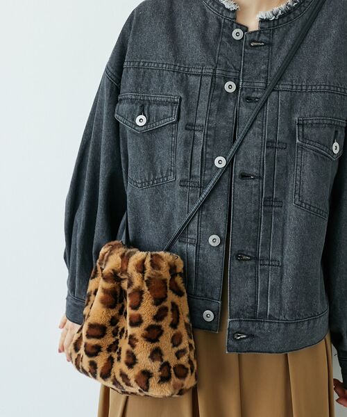 le.coeur blanc(ルクールブラン)の「《WEB限定アイテム》エコファー巾着BAG(ショルダーバッグ・レディース・ベージュ/ベージュ系その他2/グレー・FREE)」の18枚目の写真