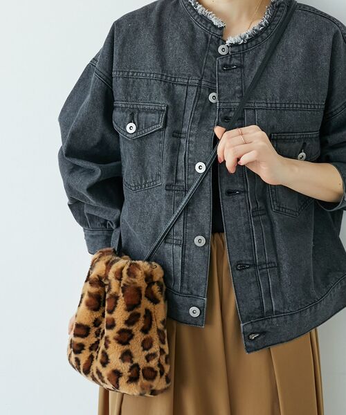 le.coeur blanc(ルクールブラン)の「《WEB限定アイテム》エコファー巾着BAG(ショルダーバッグ・レディース・ベージュ/ベージュ系その他2/グレー・FREE)」の19枚目の写真