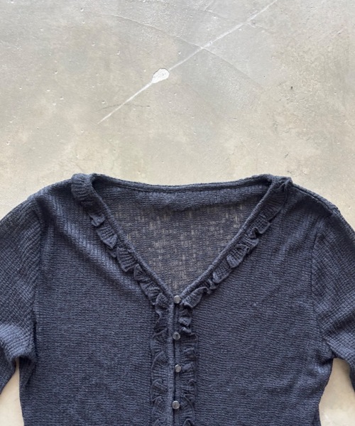 SHAGGIE（シャギー）の「【ViVi掲載】裾スリット透かしフリルカーディガン（カーディガン/ボレロ・レディース・グレー/ブラック/ホワイト/ベージュ・FREE）」の14枚目の写真