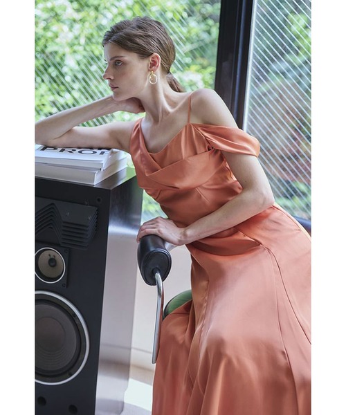 Estella.K(エステラケー)の「Gloria Dress ドレープナローラインドレス(ワンピース・レディース・オレンジ/ライトベージュ/ブラック・FREE)」の13枚目の写真