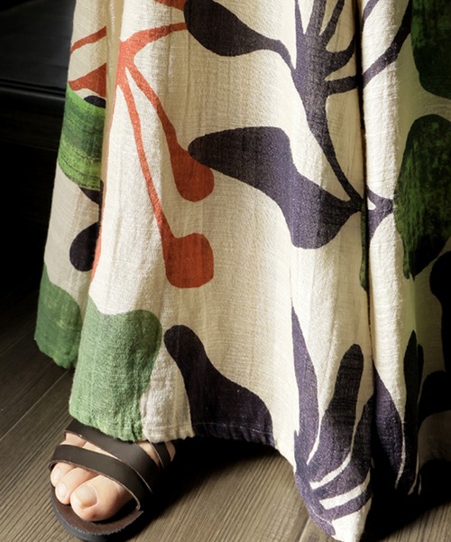 antiqua（アンティカ）の「ボタニカルフレアパンツ（その他パンツ・レディース・マルチ・ONESIZE）」の3枚目の写真