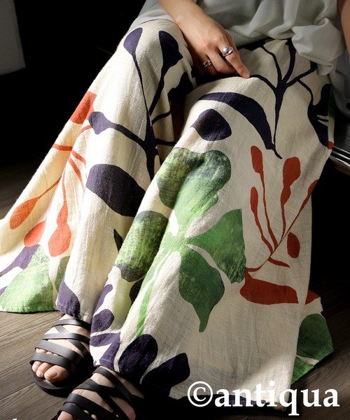 antiqua（アンティカ）の「ボタニカルフレアパンツ（その他パンツ・レディース・マルチ・ONESIZE）」の2枚目の写真