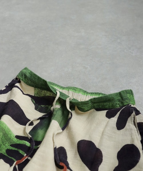 antiqua（アンティカ）の「ボタニカルフレアパンツ（その他パンツ・レディース・マルチ・ONESIZE）」の5枚目の写真